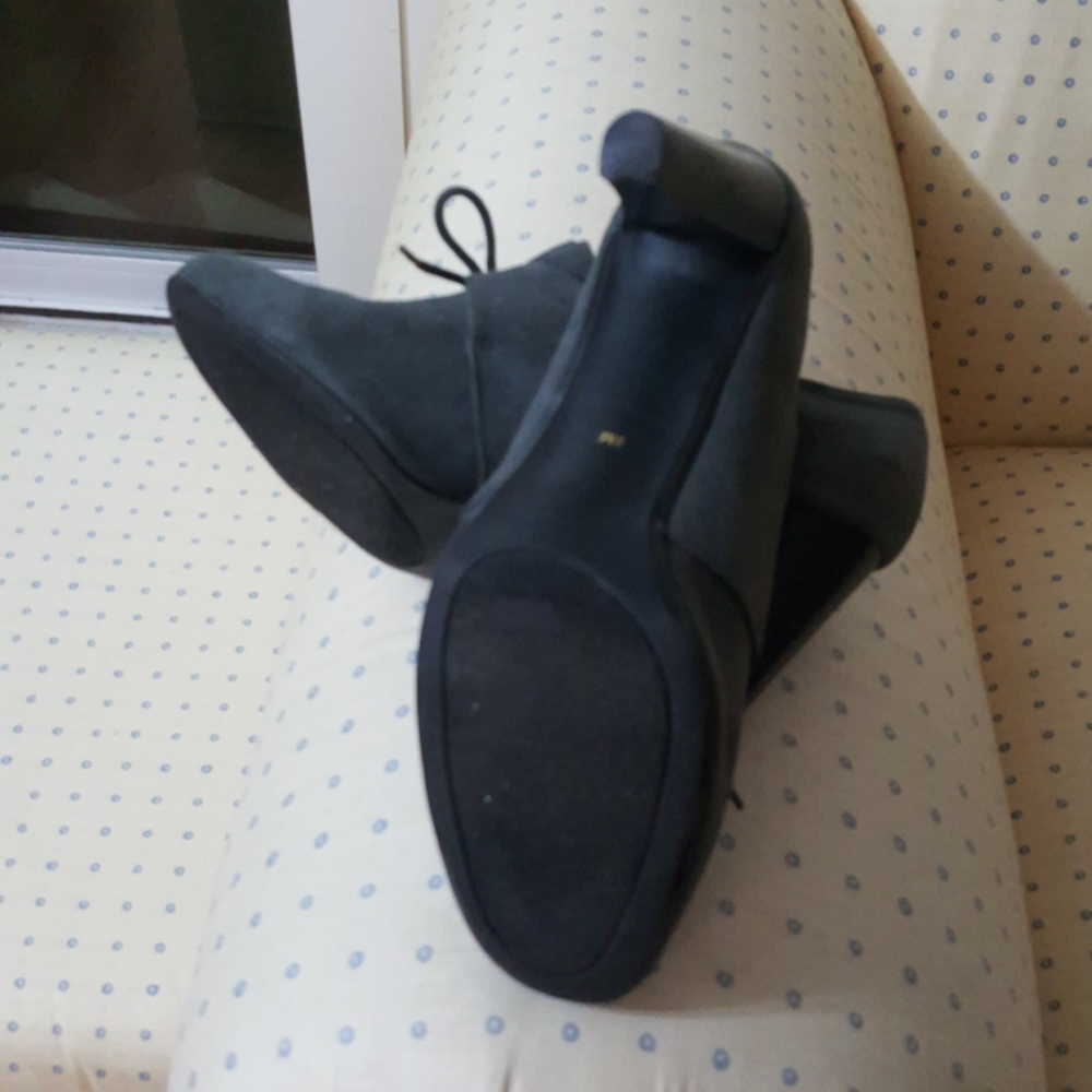 Shoes - Picture 2 of 3